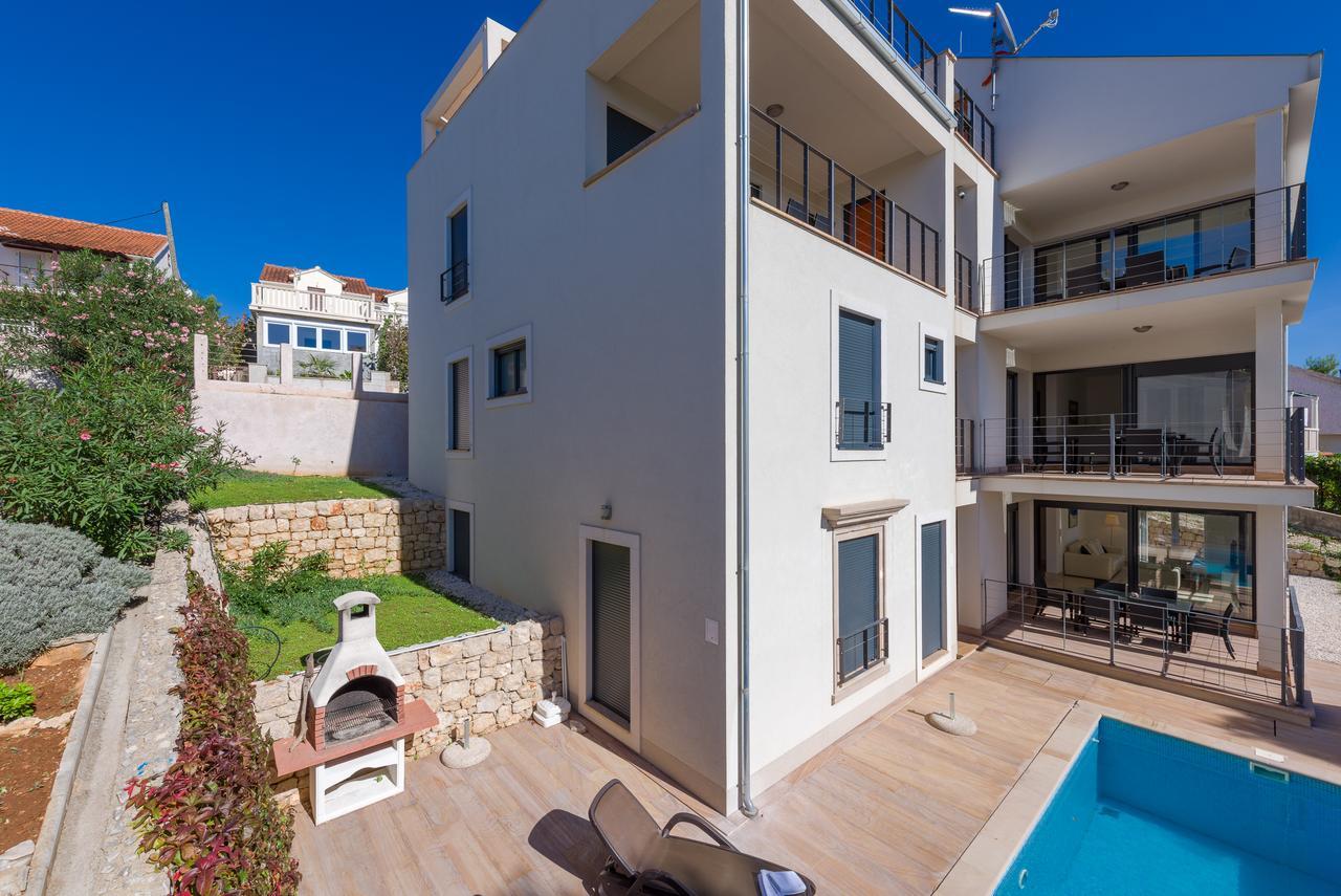 מילנה Villa Old Mill מראה חיצוני תמונה